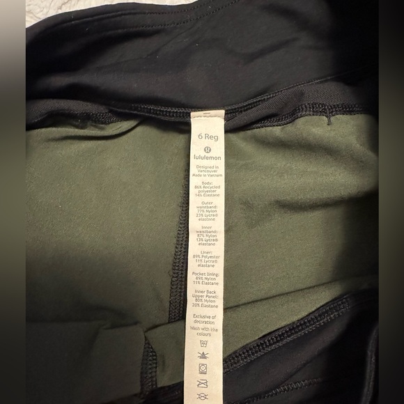 Lululemon shortie shorts green camo - Picture 3 of 6